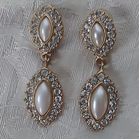 Gold Tone Faux Pearl Rhinestone Pierced Earrings Vintage - Picture 1 of 8
